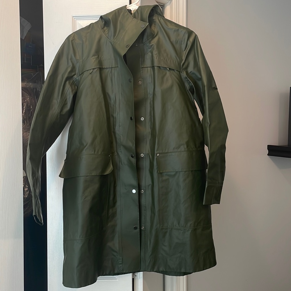 lululemon athletica | Into the Drizzle Jacket in Landscape Green